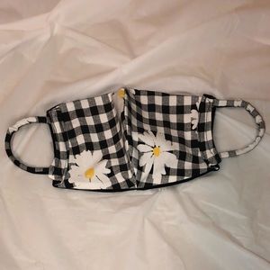 Checker print face mask with flowers 🌻